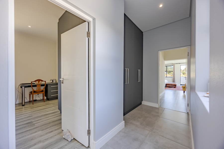 4 Bedroom Property for Sale in Crofters Valley Western Cape